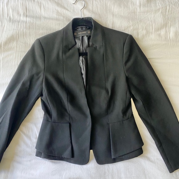 Like new Zara Blazer (size M) wore 2x - Picture 9 of 11
